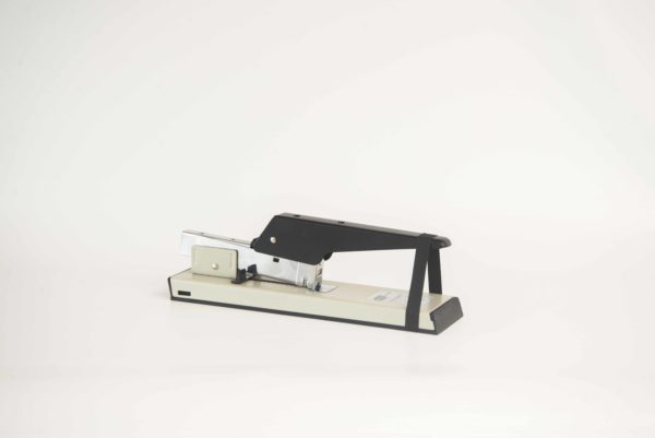 GRAMPEADOR EM METAL GRANDE P/ ATE 110 FOLHAS - LYKE - Imagem 2